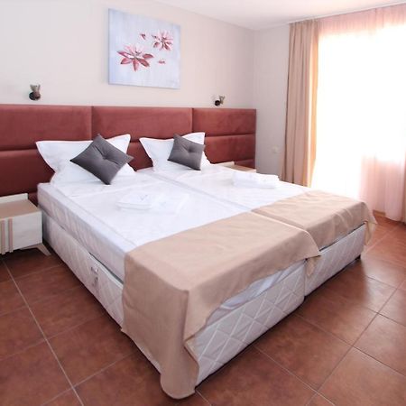 Hotel Perla Beach Sozopol Esterno foto